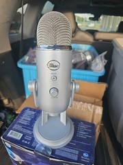 Yeti Blue USB Microphone For Professional Recording (Silver)