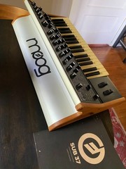 Moog Subsequent 37 Analog Keyboard Synthesizer – 37 Key