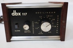 DBX 117 Decilinear Compressor Dynamic Range Processor