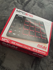 Akai Professional MPD218 16-Pad USB MIDI Pad Controller w/ Box Manual USB Cable