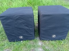 Mackie Thump18S 1200W 18″ Active Subwoofers Pair with Stands and Covers