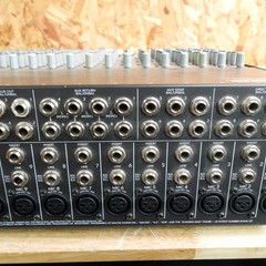 Mackie 1604-VLZ PRO 16-Channel / 4-Bus Analog Mic / Line Mixer
