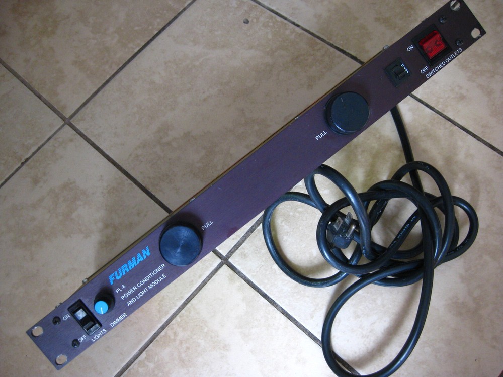 Furman PL-8 Power Conditioner and Light Module Rack Unit USA