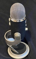 Blue Yeti Pro USB XLR Condenser Microphone Complete Box Barely Used Tested