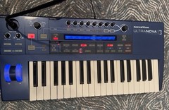 Novation UltraNova: Analog Modeling Synthesizer 37-Key 20 Voice / Vocoder w/Mic