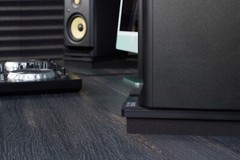 VibeBoss P5 – Acoustic Isolation Platform Suitable for 5“ Monitor Speakers