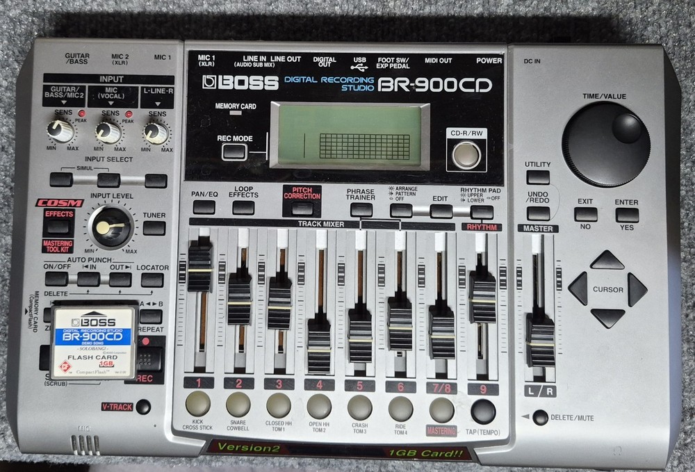 BOSS BR-900CD Digital Multi Track Recorder **Functions with BAD LCD** w/ Accs