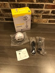 Blue Snowball USB Condenser Microphone with Accessory Pack (White)