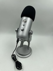 Blue Yeti Professional Multi-Pattern USB Condenser Microphone Silver