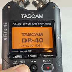TASCAM DR-40 Portable Recorder – Powers On – Untested Beyond Basic Functions