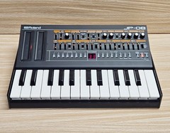 Roland JP-08 Boutique Digital Synthesizer Sound Module With K-25M Keyboard
