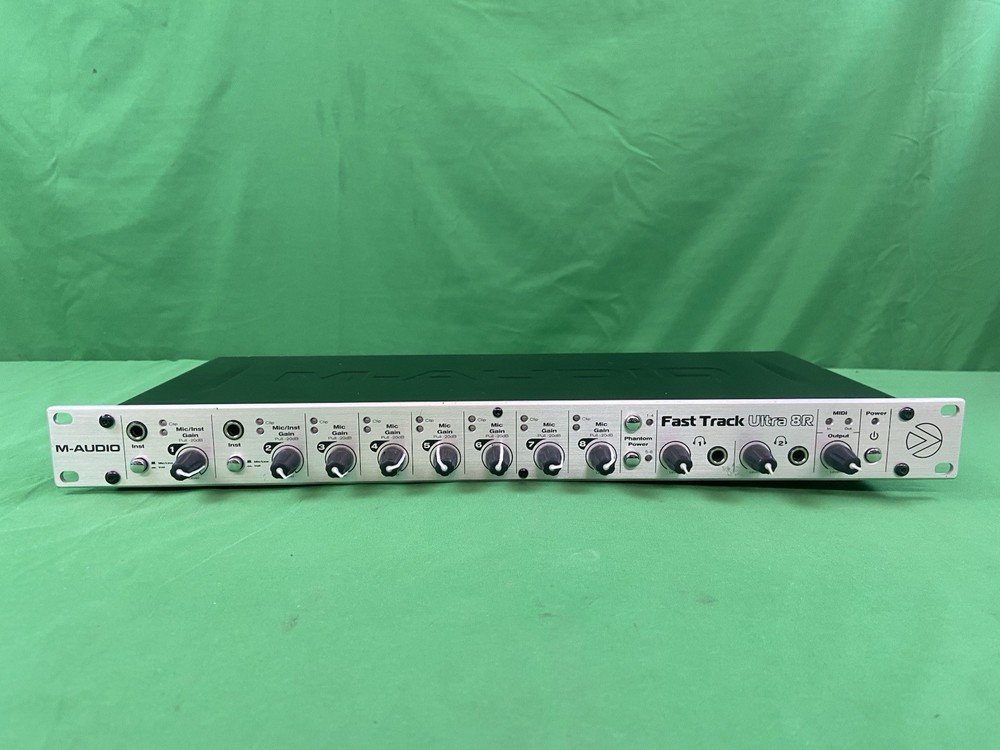 M-Audio Fast Track Ultra 8R 8-Ch USB 2.0 Rack-READ READ