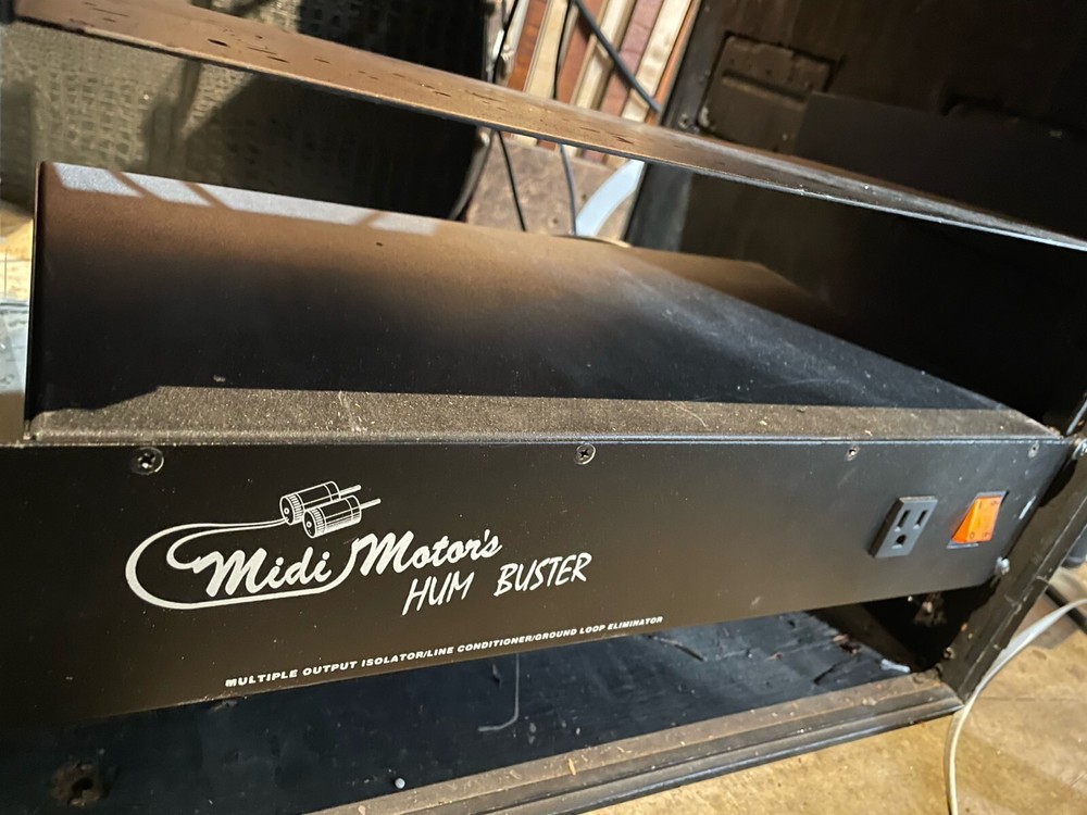 Midi Motors Humbuster HB100 Rackmount Balanced Isolation Transformer