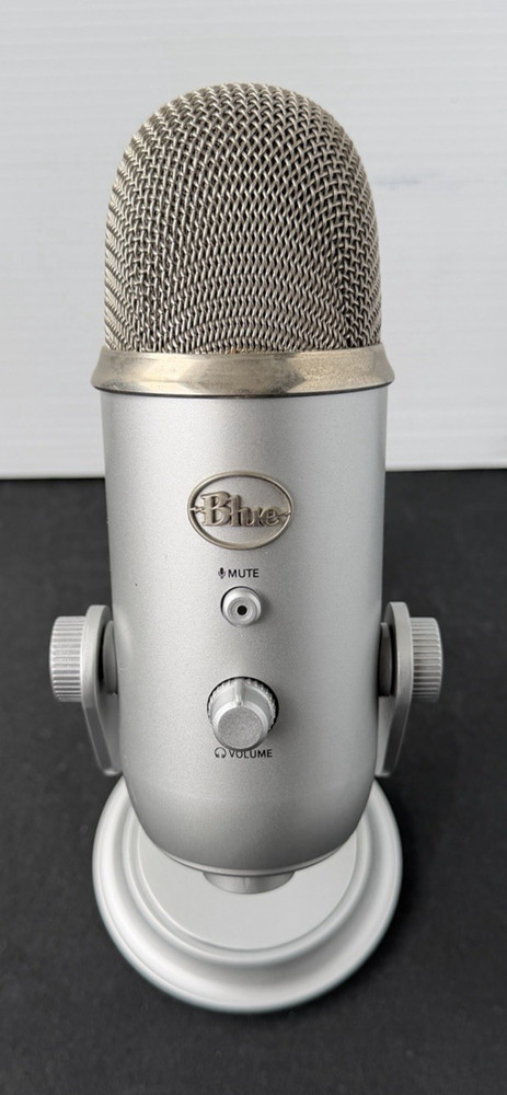 Blue Yeti USB Microphone Used – Original Box All Accessories Silver/Black