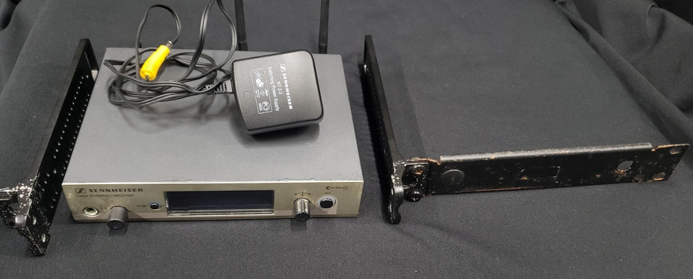 Sennheiser EM300 EW300 G3 Wireless Mic Receiver / Band A: 516-558 with Mount
