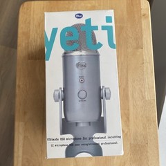 Blue Yeti Ultimate USB Silver Microphone for Professional Recording New In Box