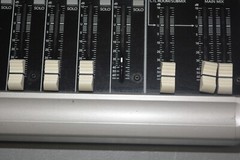 ^ Mackie 1402-VLZ3 14-Channel Mic Line Mixer #X1513