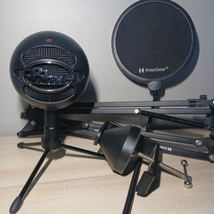 Blue Snowball Ice Microphone + Knox Gear Pop Filter & Mount Adjustable Arm