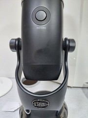 Blue Microphones Yeti X USB Microphone – Black
