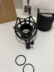 Microphone Shock Mount with Pop Filter, Mic Anti-Vibration Suspension Shock M…