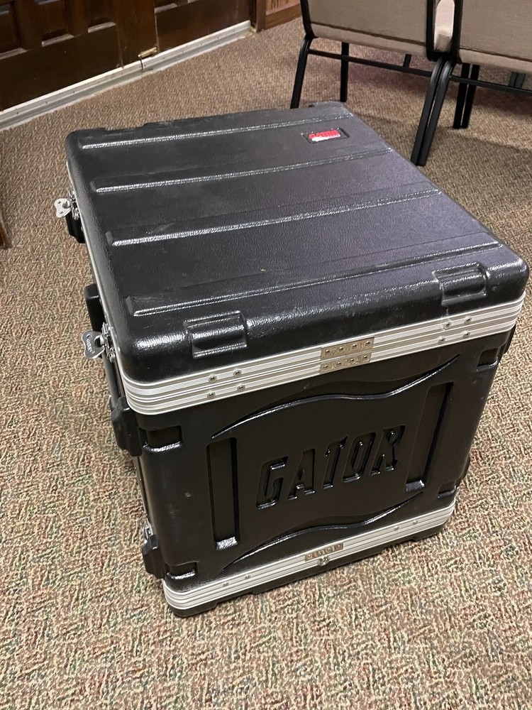 Gator GR-12L Standard Locking Rack Case with 19″ Rackable Depth, Twist Latches