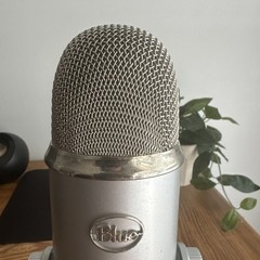 Blue Yeti Professional USB Microphone 988-000103 – Silver – Used