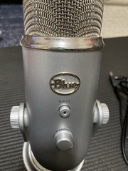 Blue Yeti Silver – Ultimate Studio All In One Professional Microphone USB