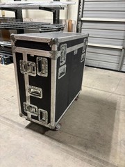 Yamaha QL5 64-channel Digital Mixing Console With Roadcase