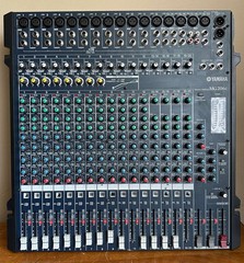 Yamaha Model MG206C 20-Input Professional Mixer Analog Channel Console