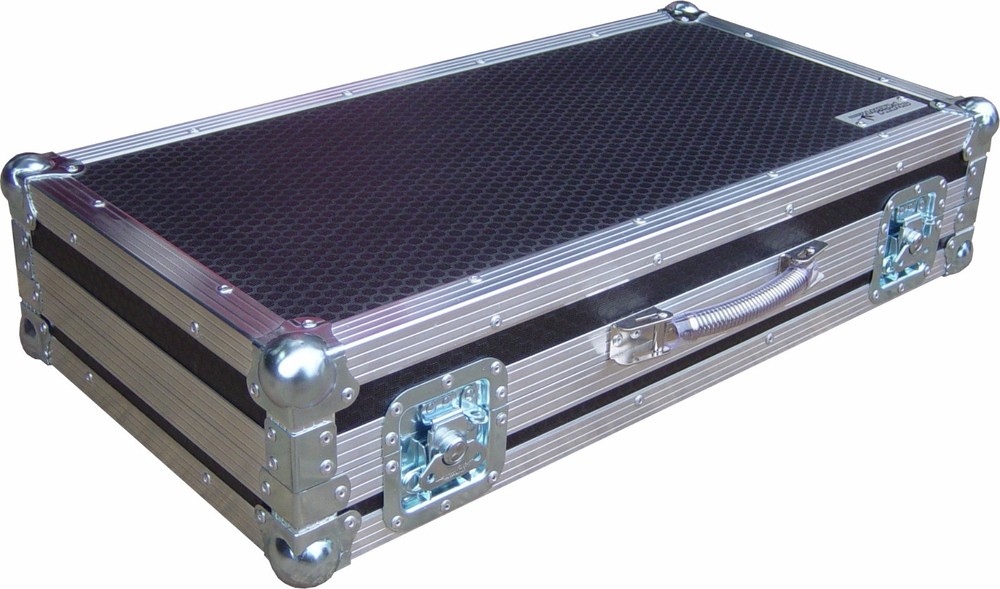 ETC Ion & 2 x 10 Faderwing Lighting Desk Swan Flight Case (Hex)