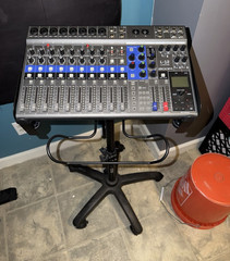 Zoom LiveTrak L-12 12-Channel Digital Mixer 5-Bus Phantom Power 24/96 XLR