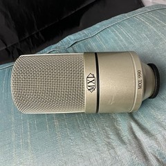 MXL 990 Large-Diaphragm Cardioid Condenser Microphone (Champagne)