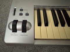 M-AUDIO Keystation 61es 61-Key Semi-Weighted USB MIDI Controller