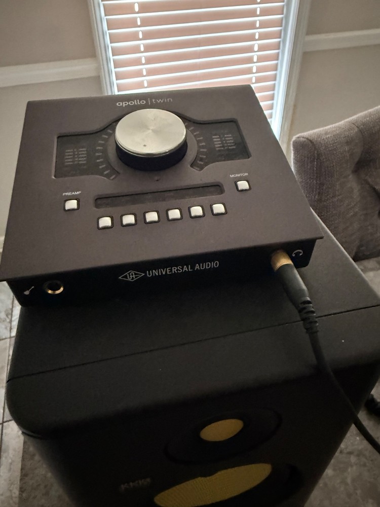 Universal Audio Apollo Twin Thunderbolt Audio Interface