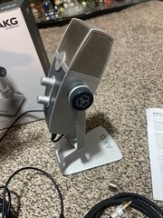 AKG Lyra USB-C Multi-Pattern Condenser Microphone Ultra-HD Streaming Podcast