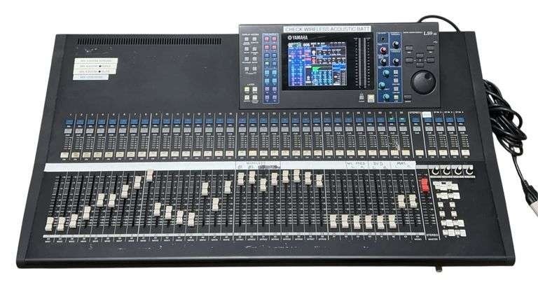 Yamaha LS9-32 32-Input Digital Mixing Console with Power Cord