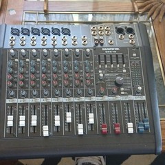 Mackie DFX 12 12-Channel Analog Mixer w/ Built-In Effects Console/Tabletop