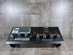 35º Stands for Waldorf Blofeld or Pulse 2 Desktop Synths – BLACK – US Seller