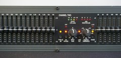 DBX 2215 Equalizer / Limiter With Type III Noise Reduction – 100-120V
