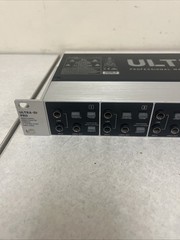 Behringer Ultra-DI Pro DI800 Phantom Powered 8-Channel Direct Box