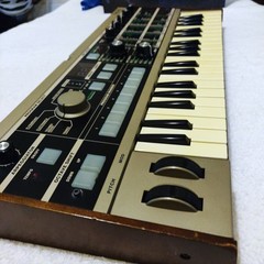 Korg microKORG 37-Key Analog Modeling Synthesizer Vocoder Arpeggiator