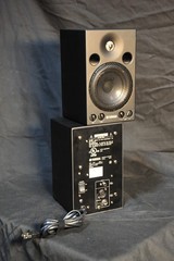 YAMAHA powered monitor speakers MSP3 30W, 120V, 60Hz