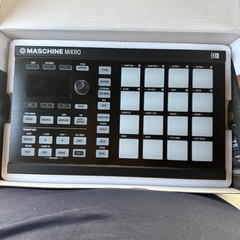 Maschine Mikro Music Production Device Never Used with Box