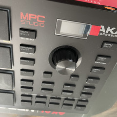 Akai Professional MPC Studio MIDI Music Production Controller – OPEN BOX