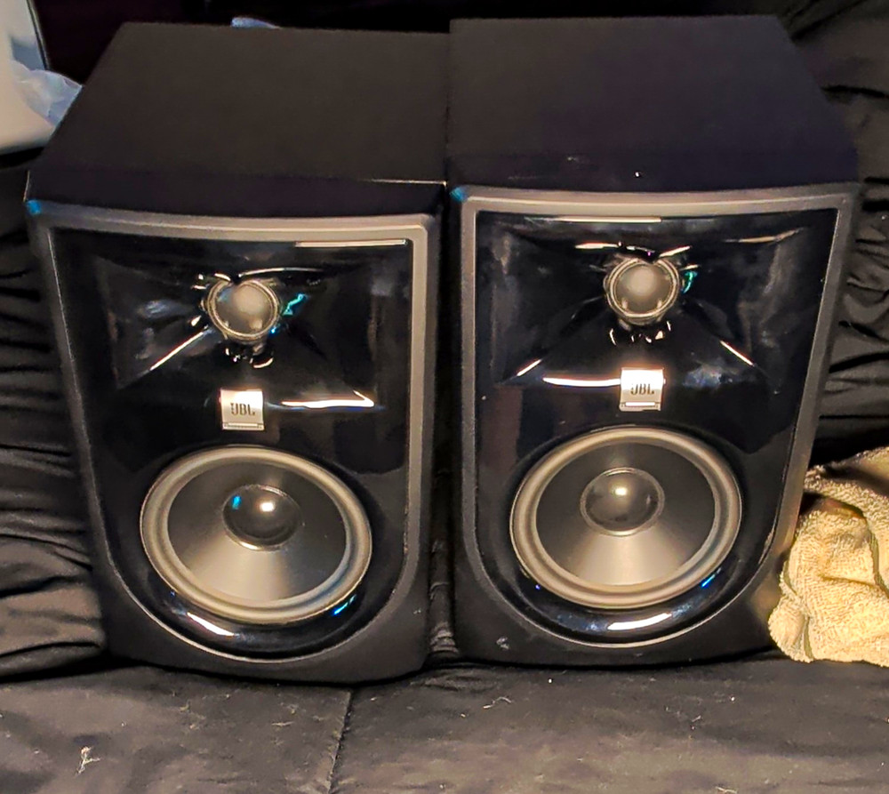 JBL 305P MkII Powered Studio Monitor Speaker Pair Active 2-Way Black