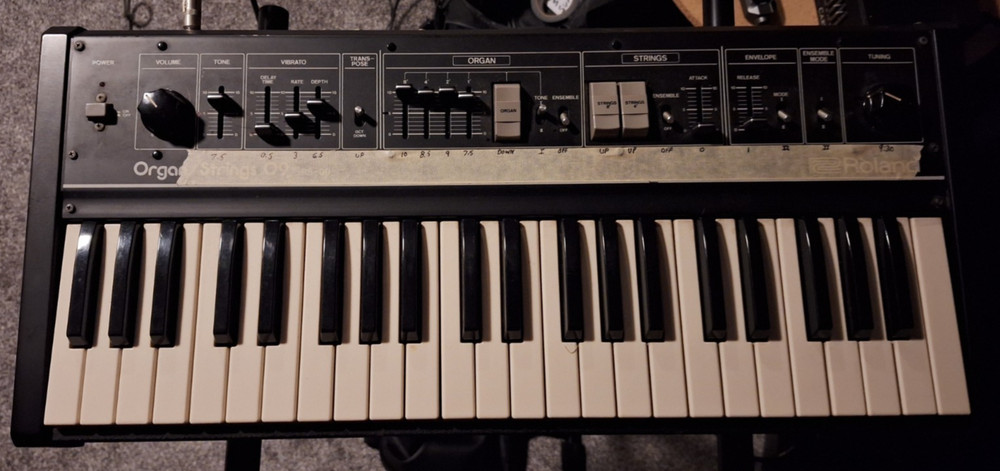ROLAND RS09 Keyboard Organ Strings Tested Working 44 keys from USA seller