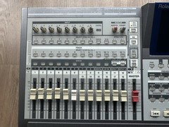 Roland VS-1824CD Digital Studio Workstation 24-Bit Multitrack Recorder
