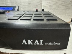 Akai MPC 2000 XL Sampler & Sequencer Black