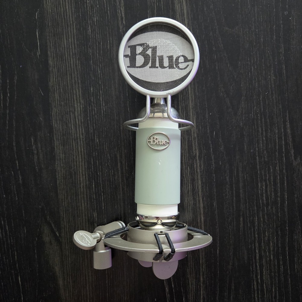 Blue Microphones Spark Cardioid Condenser Microphone w Mount Sage Green TESTED