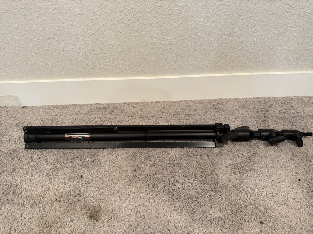 Red Wing Business Tripod DJ Party Adjustable Pole Powered Speaker Stand